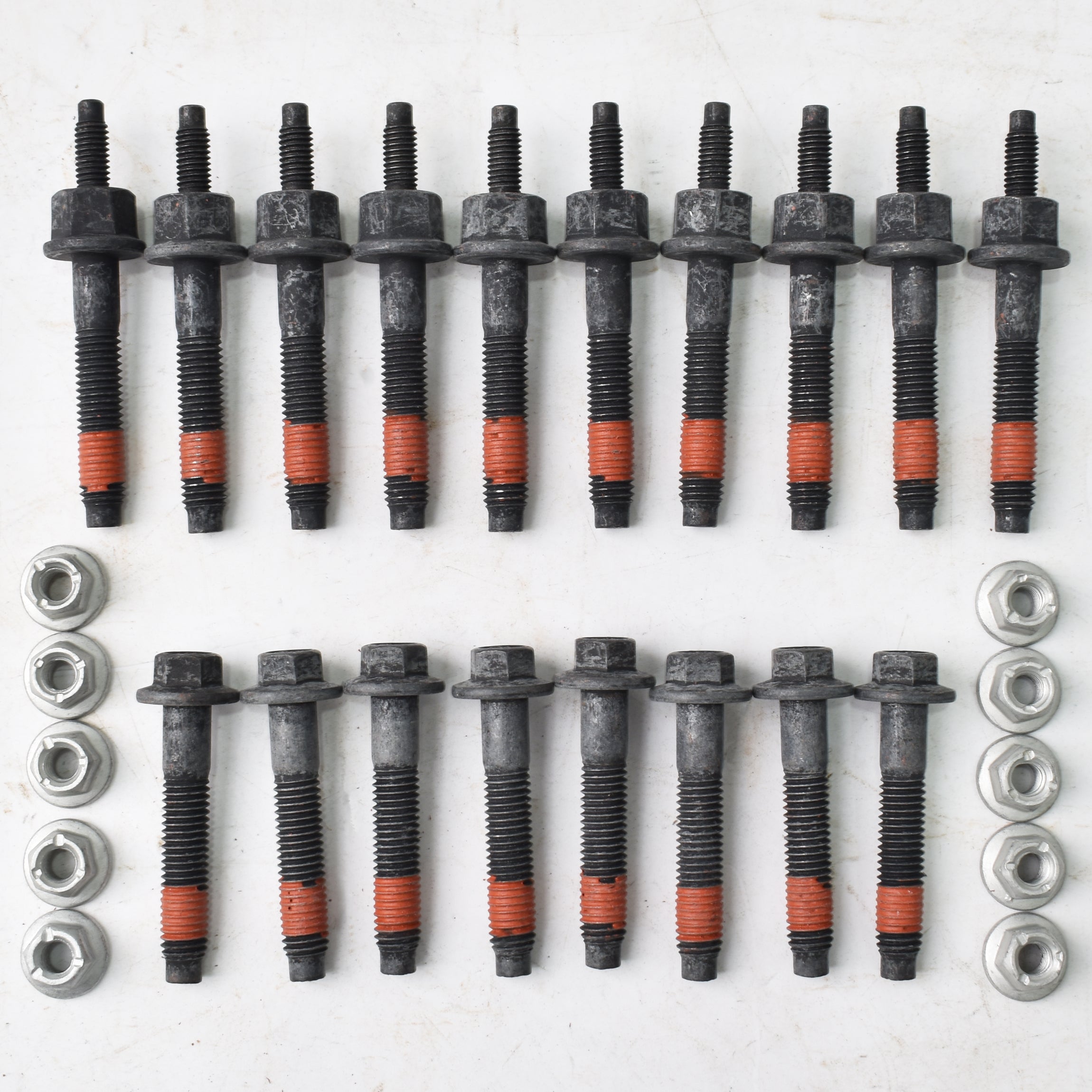 TREXCAR TLZKIT-046 5.7L HEMI V8 Master Kit - TTY Exhaust Manifold Bolts and Studs Detail